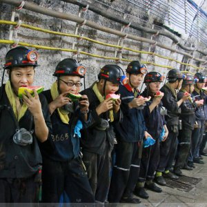 酷暑難耐，劉莊煤礦將“清涼”送到每一名職工心里