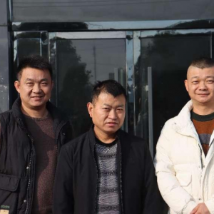 和睦兄弟三十年不分家，撐起父母晚年幸福生活——潁上縣謝橋鎮(zhèn)姜允紅三兄弟的故事
